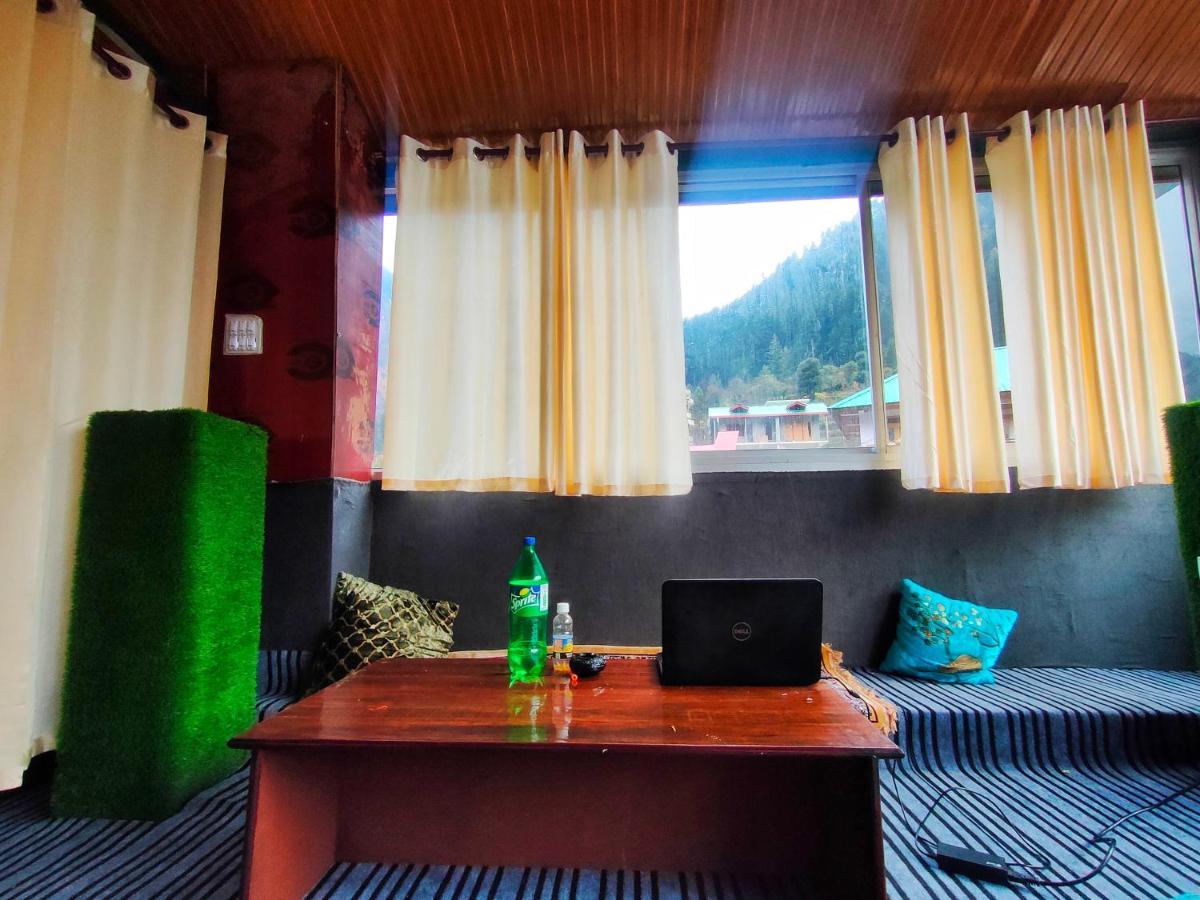 I Love Kasol Hostel & Rooftop Cafe المظهر الخارجي الصورة