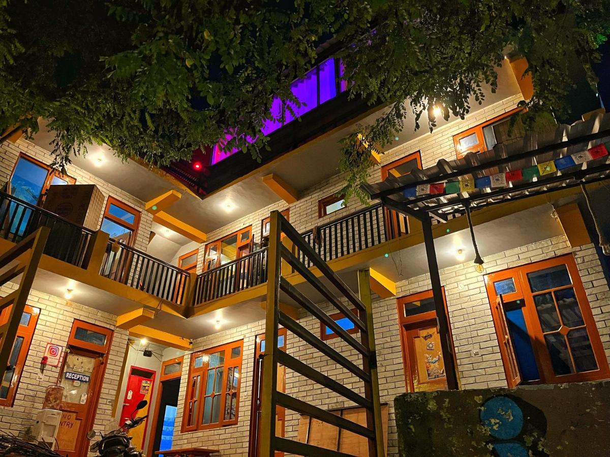 I Love Kasol Hostel & Rooftop Cafe المظهر الخارجي الصورة